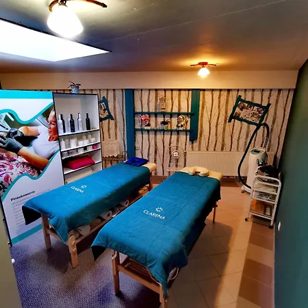 住宿加早餐酒店 Harmont Montis- Dawna Zajacowka- Idealna Lokalizacja - Lesna Enklawa W Centrum Miasta! Sauna, Masaze, Zabiegi Spa! 斯克拉斯卡波伦巴