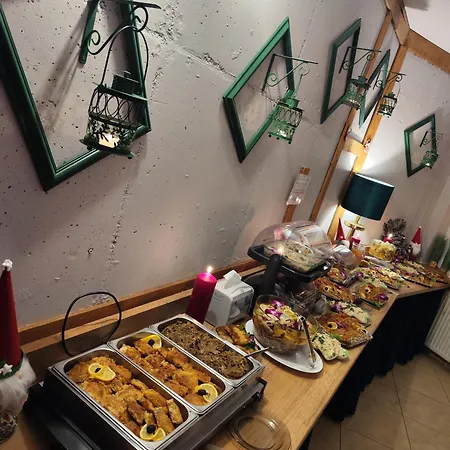 住宿加早餐酒店 Harmont Montis- Dawna Zajacowka- Idealna Lokalizacja - Lesna Enklawa W Centrum Miasta! Sauna, Masaze, Zabiegi Spa! 斯克拉斯卡波伦巴