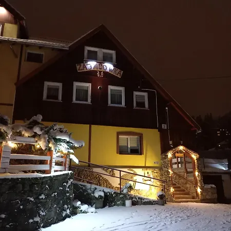 住宿加早餐酒店 Harmont Montis- Dawna Zajacowka- Idealna Lokalizacja - Lesna Enklawa W Centrum Miasta! Sauna, Masaze, Zabiegi Spa! 斯克拉斯卡波伦巴