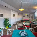 Nocleg ze śniadaniem Harmont Montis- Dawna Zającówka- Idealna Lokalizacja - Leśna Enklawa W Centrum Miasta! Sauna, Masaże, Zabiegi Spa! 3*
