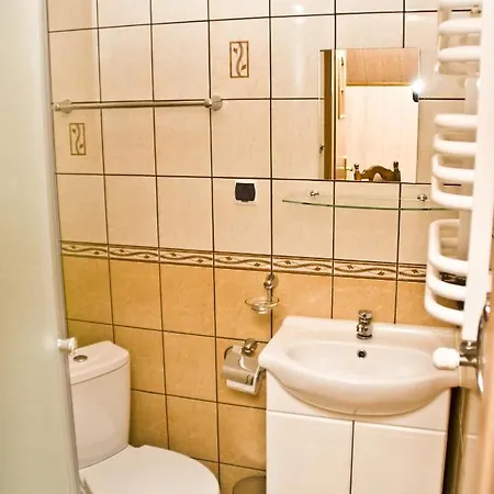 B&B Harmont Montis- Dawna Zajacowka- Idealna Lokalizacja - Lesna Enklawa W Centrum Miasta! Sauna, Masaze, Zabiegi Spa! 스클라르스카포렘바