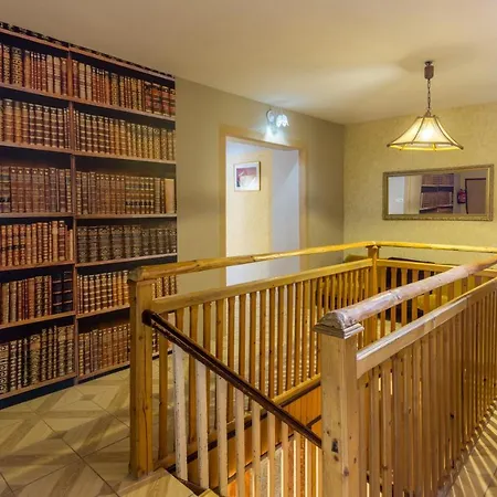 Bed & Breakfast Harmont Montis- Dawna Zajacowka- Idealna Lokalizacja - Lesna Enklawa W Centrum Miasta! Sauna, Masaze, Zabiegi Spa! 2*