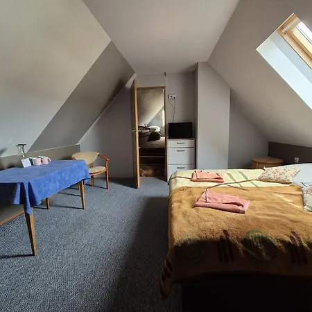 Bed & Breakfast Harmont Montis- Dawna Zajacowka- Idealna Lokalizacja - Lesna Enklawa W Centrum Miasta! Sauna, Masaze, Zabiegi Spa! Szklarska Poreba