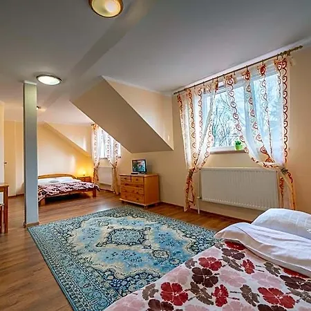 Bed & Breakfast Harmont Montis- Dawna Zajacowka- Idealna Lokalizacja - Lesna Enklawa W Centrum Miasta! Sauna, Masaze, Zabiegi Spa!