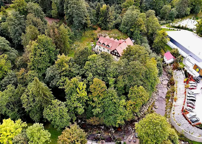 Frühstückspension Harmont Montis- Dawna Zajacowka- Idealna Lokalizacja - Lesna Enklawa W Centrum Miasta! Sauna, Masaze, Zabiegi Spa! Schreiberhau